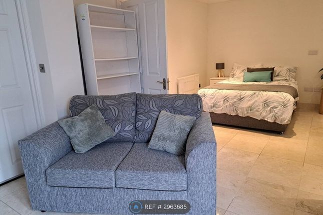 Kilwinning Drive, Monkston, Milton Keynes photo 4