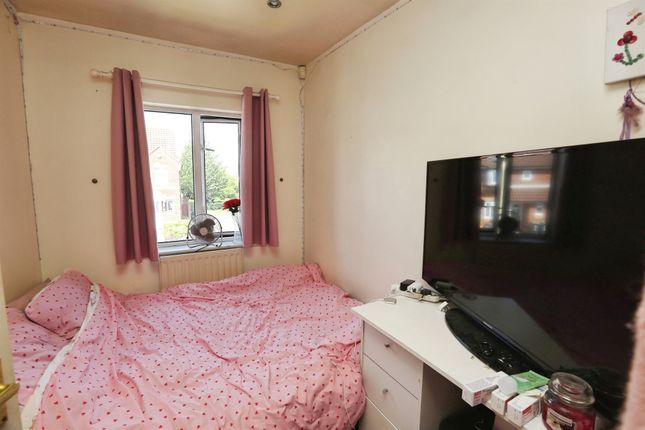 2, Helm Close, Gosport photo 4