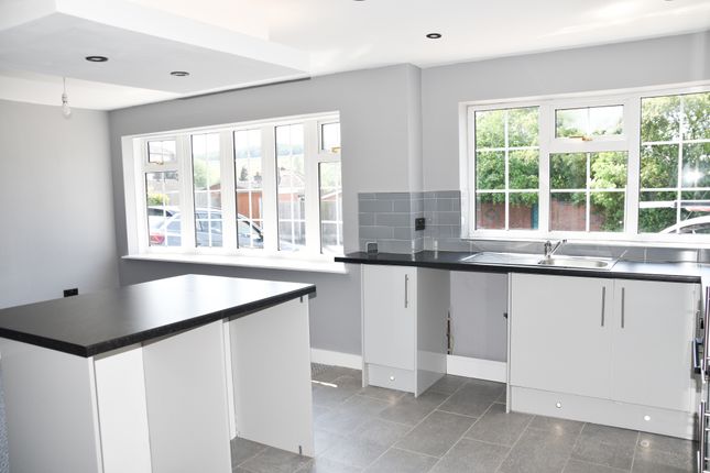 53, Ramage Grove, Stoke-on-Trent photo 5