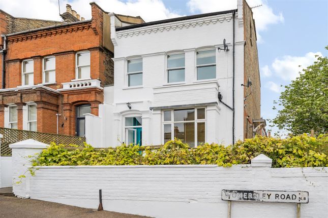Thumbnail Maisonette for sale in Womersley Road, Crouch End