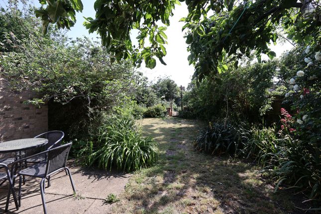 40 Back Hill, Ely photo 4