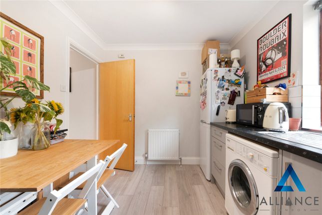 27, Fowey Close, London photo 4