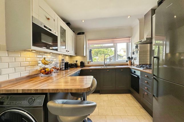 15, Durnsford Avenue, Hampshire photo 3