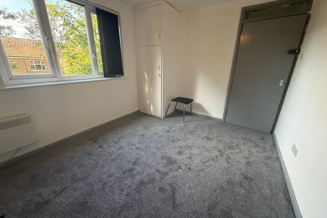 19, Cecil Court, Cecil Avenue, BRADFORD photo 5
