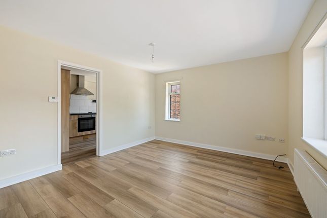 Flat 2, 58-60 Westfield Road, Woking photo 4