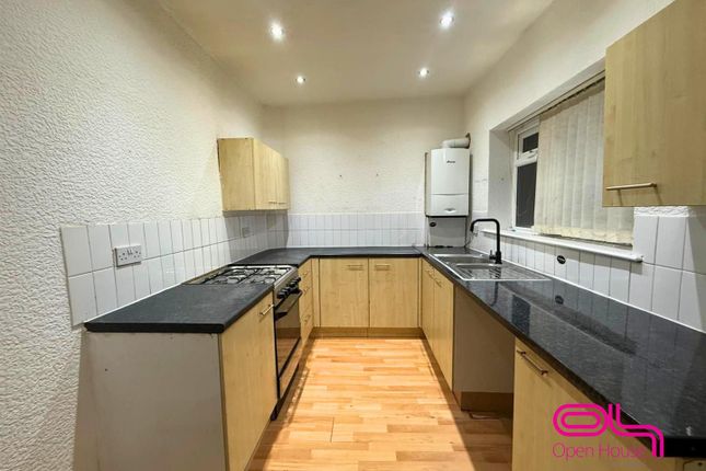 660, Tonge Moor Road, Bolton photo 3