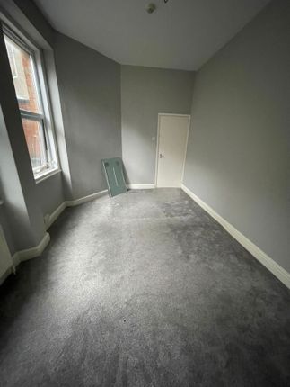 Flat to rent in Orchard Place, Weston-Super-Mare