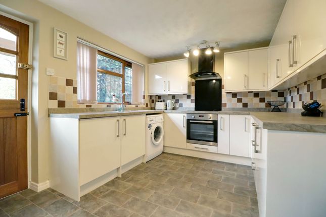 8 Magdalen Close, Scunthorpe photo 4