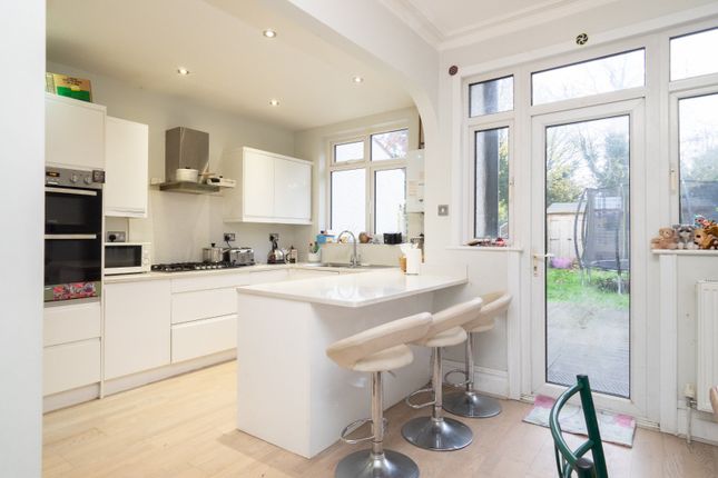 3 Bed End Terrace House For Sale In Weihurst Gardens Sutton