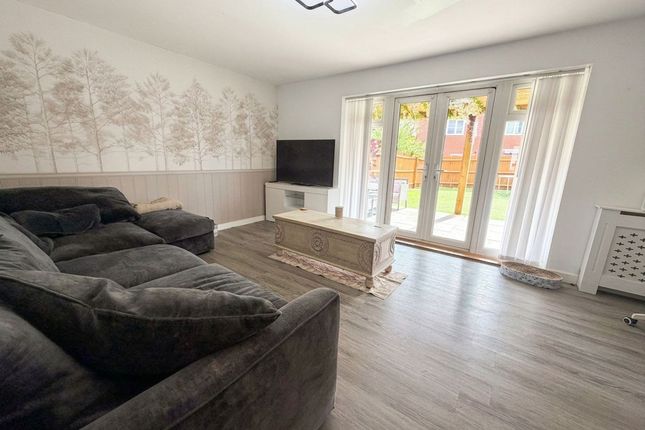 12 Selion Way, Bury St. Edmunds photo 2