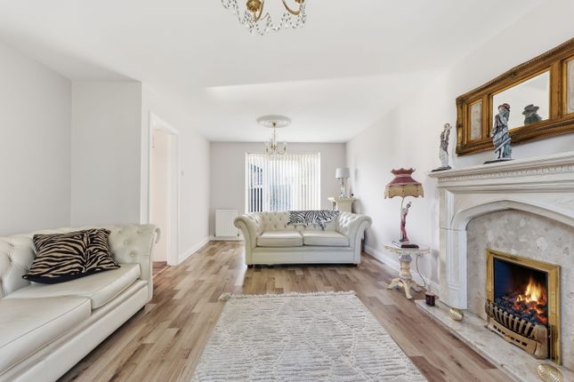 15b, Wayside Court, Chesterfield photo 2