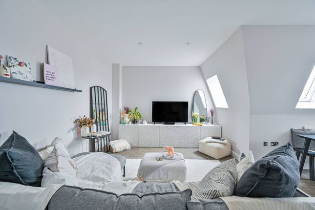 Ravenscar Road, Surbiton photo 4