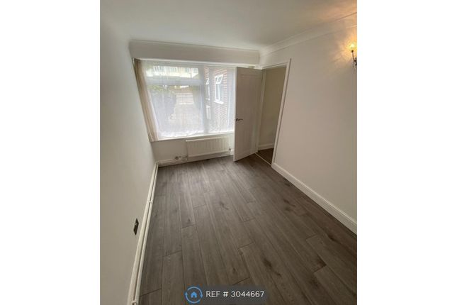 Olivia Court, Chase Side, Enfield photo 2