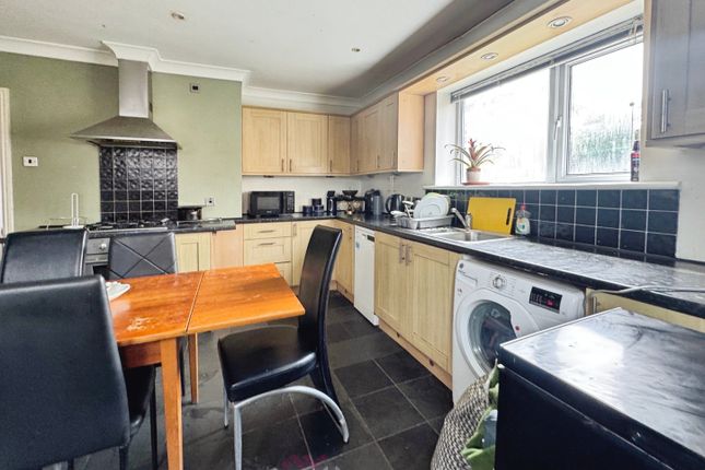 28, South Road, Doncaster photo 2