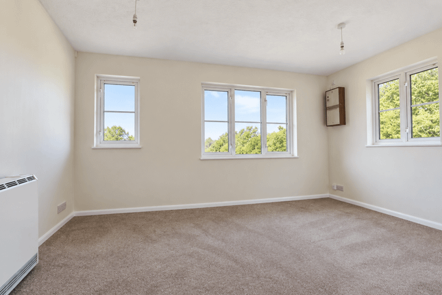 93, Autumn Drive, Sutton photo 5