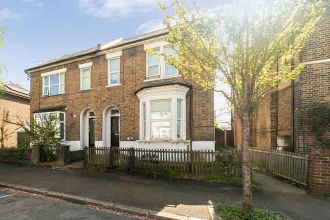 Flat 2, 21, Clarence Road, CROYDON photo 2