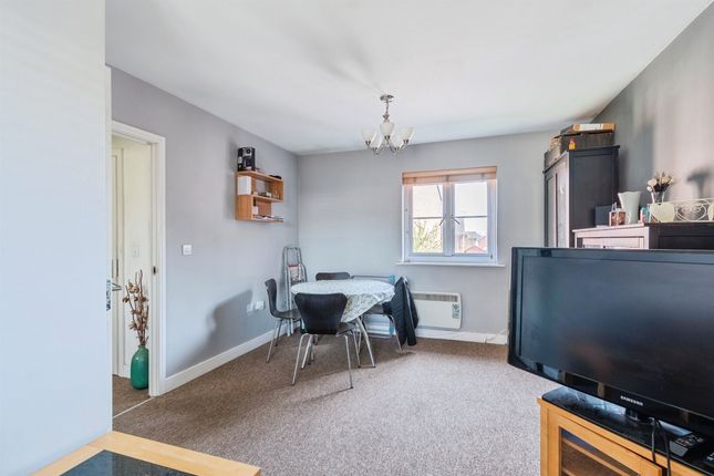 19, Barley Leaze, Chippenham photo 4