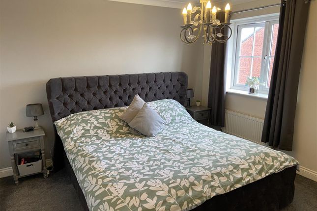 Town house for sale in Spring Place Court, Mirfield