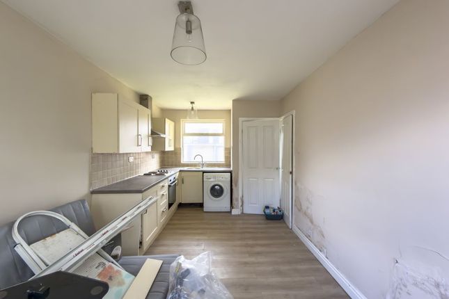 8 Belsay Gardens, Newcastle upon Tyne photo 3