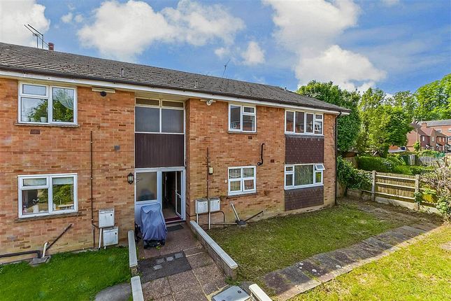 Thumbnail Flat for sale in Springfield Court, Crawley, West Sussex