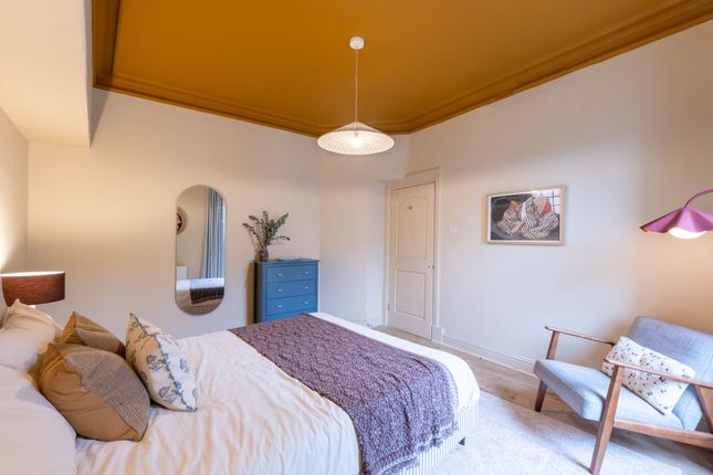4/2 Station Road, Broxburn photo 3