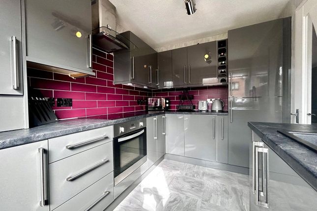2, Lochwood Loan, Glasgow photo 3