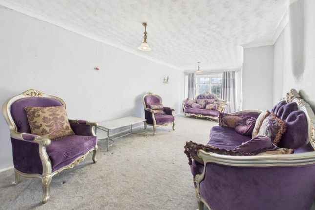 392 Leagrave High Street, Luton photo 2