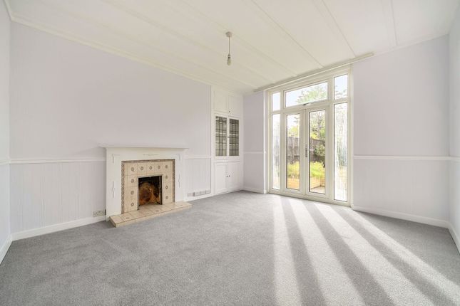 36 Surbiton Hill Park, Surbiton photo 2