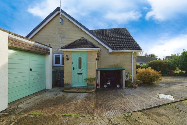 Bungalow for sale in Bettertons Close, Fairford