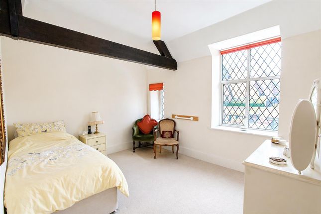 2 Fitzhalan Court, Killick Mews,, Ewell Road, Sutton photo 3