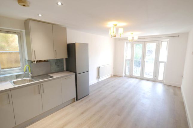 3 Longmead House, St Albans Road West, Hatfield photo 3