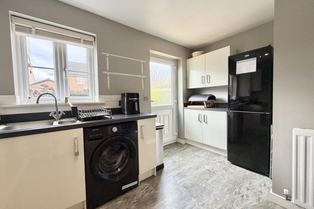 5, Thatch Close, Leeds photo 4