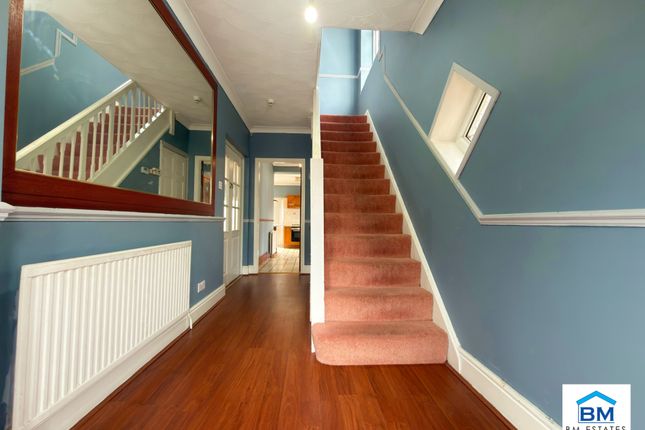 15, Barbara Avenue, Leicester photo 2