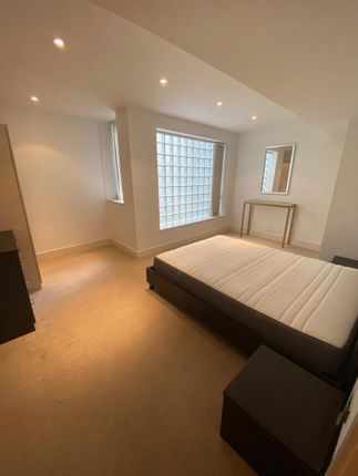 Apartment 209, 31 Cavendish House, Monck Street, London photo 5