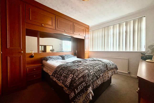 38 Philips Avenue, Bolton photo 4