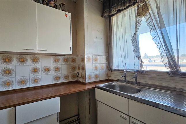 Fifth Floor Flat 201, Lemare Lodge, Fair Acres, BROMLEY photo 2