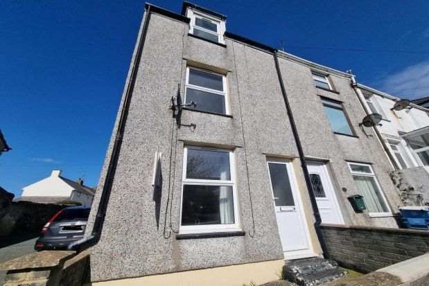 End terrace house to rent in Porthyfelin, Holyhead