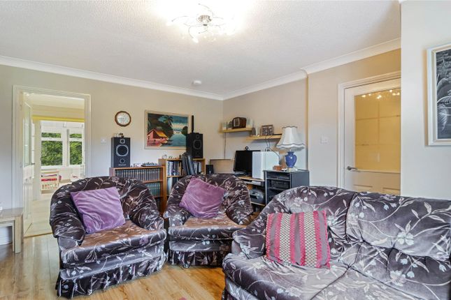 18, Glen Clova Drive, Glasgow photo 2