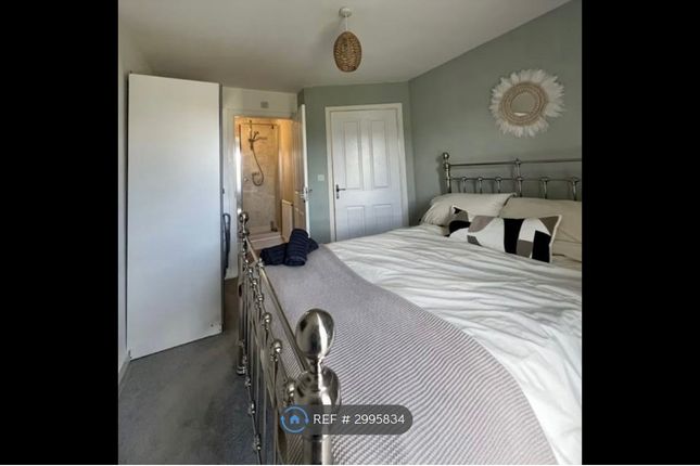 Clos Y Rheilffordd, Barry photo 4