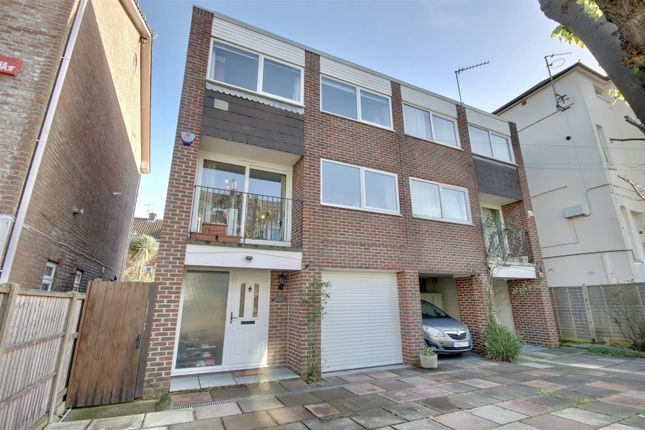 Thumbnail Town house for sale in Shaftesbury Road, Southsea