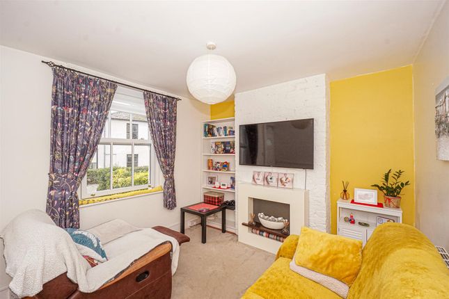 82, Fairlight Road, Hastings photo 3