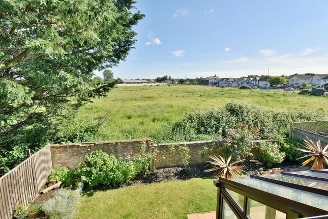 9, Lake Farm Close, Ferndown photo 4