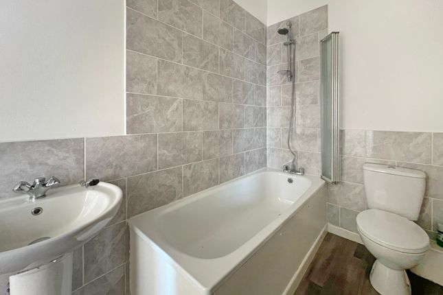 Flat 3, 19, Ely Road, Cardiff photo 4