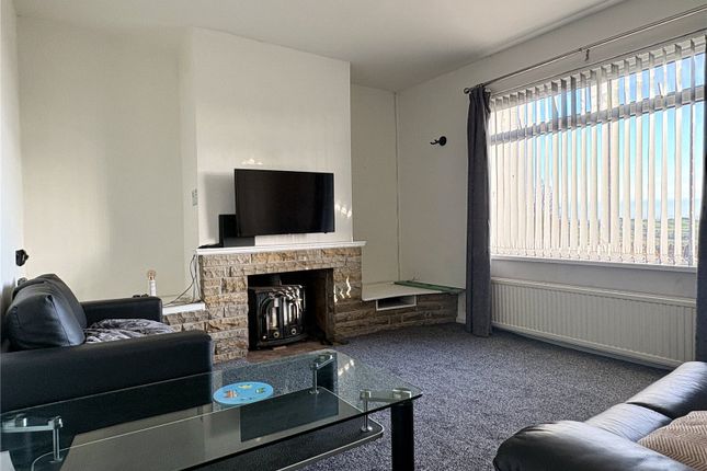 5, Oakworth Croft, Oldham photo 3
