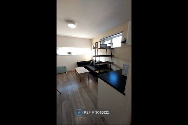 Onebed R, Edgware photo 5