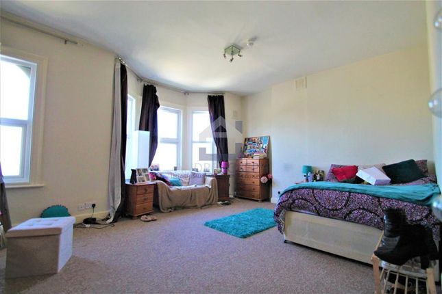 102, Rossiter Road, Balham photo 3