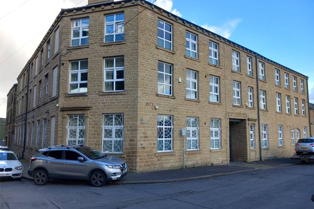 Thumbnail Room to rent in Ray Street, Huddersfield