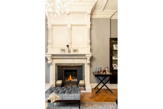 Flat 22, Albert Hall Mansions, Kensington Gore, London photo 4
