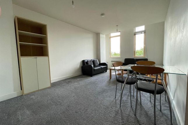 Apt 607, Chatsworth House, Manchester photo 2