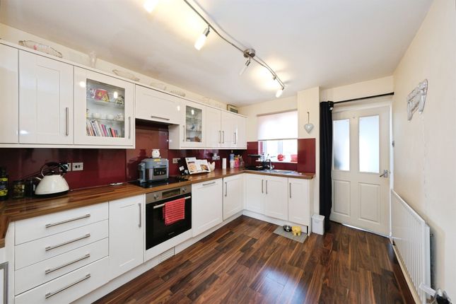2, Beaumont Close, Belper photo 4